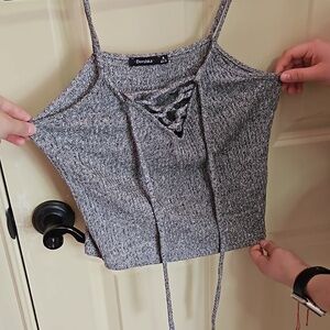 🩴 Gray Criss Cross Crop Top Size M
